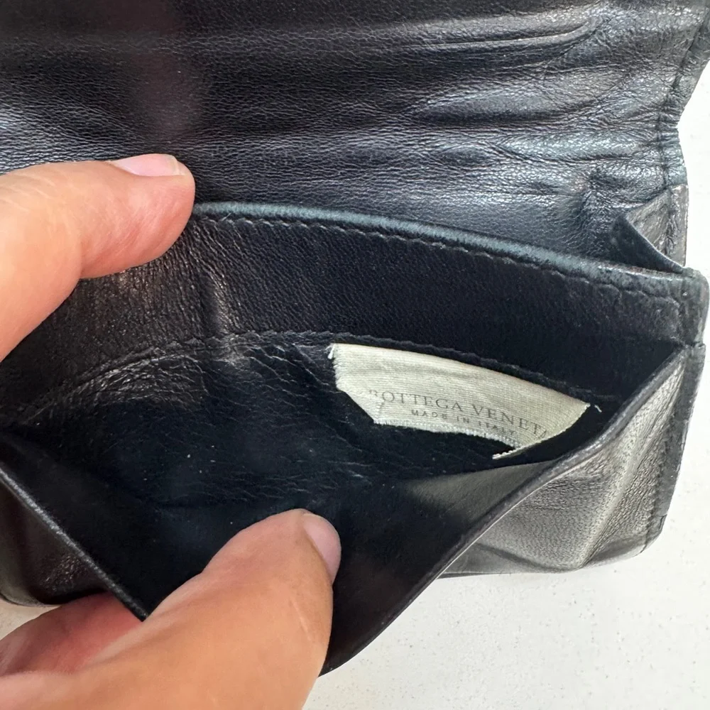 ✨ Bottega Veneta Intrecciato Black Compact Leather Wallet (Unisex) - Picture 5 of 9